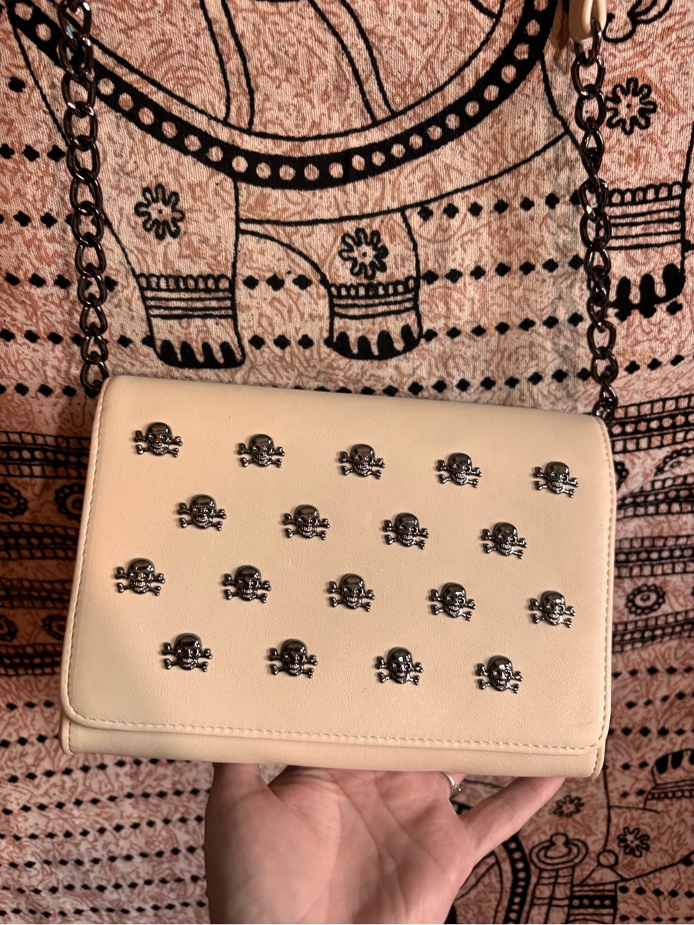 Betsey Johnson Cream W/ Metal Skull & Crossbones Embellished Shoulder Bag NWOT